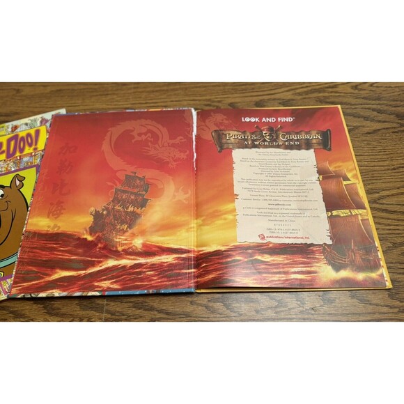 Lot of 2 Look & Find‎ Books: Scooby Doo 1999 & Pirates Of The Carribean 2007 - Picture 4 of 4